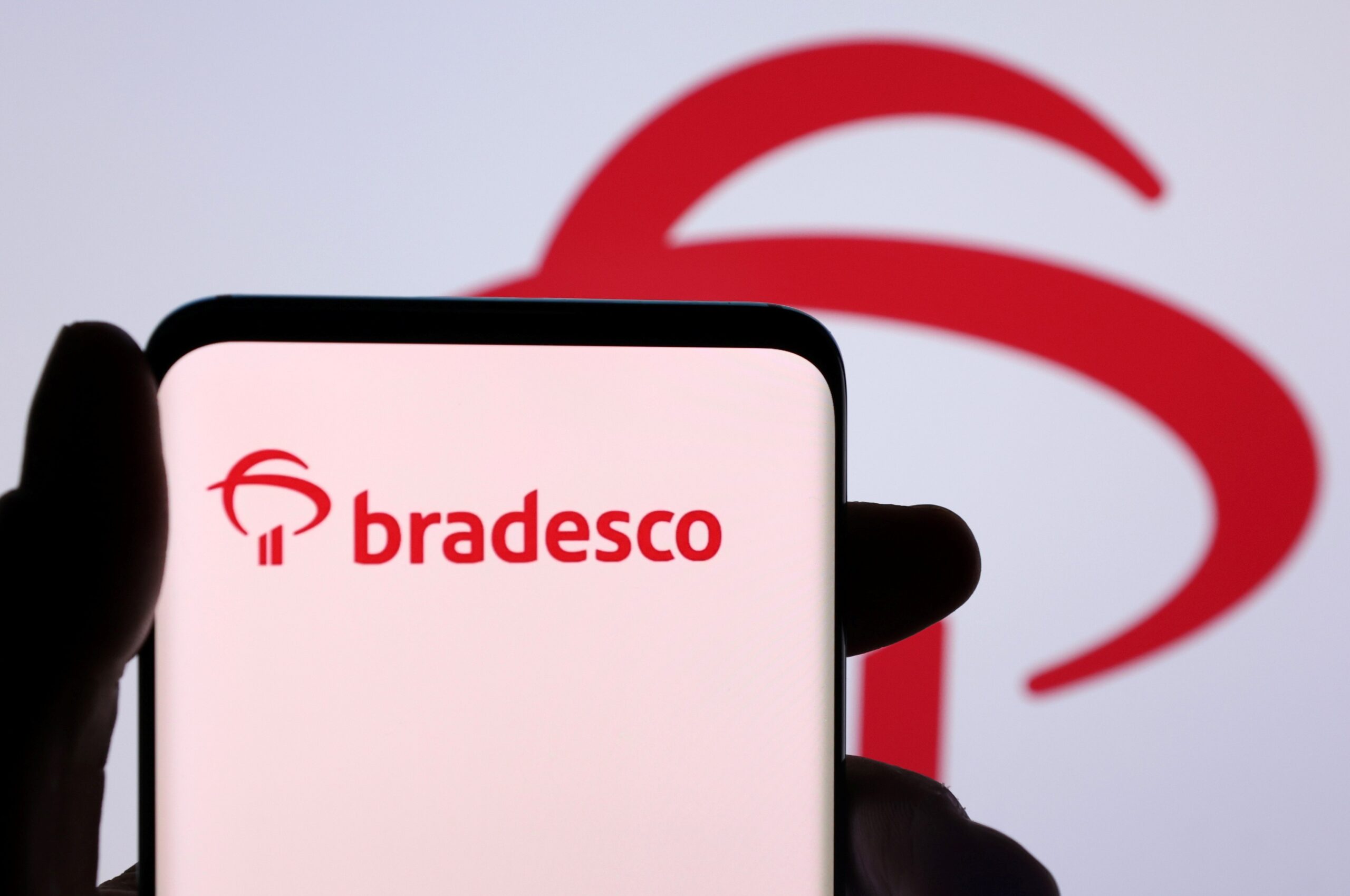 Bradesco encerra home office para quase 900 colaboradores: o que isso significa para você?