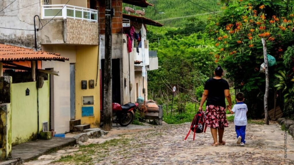 Brasil registra menores índices de pobreza em 12 anos: o que isso significa para a gente