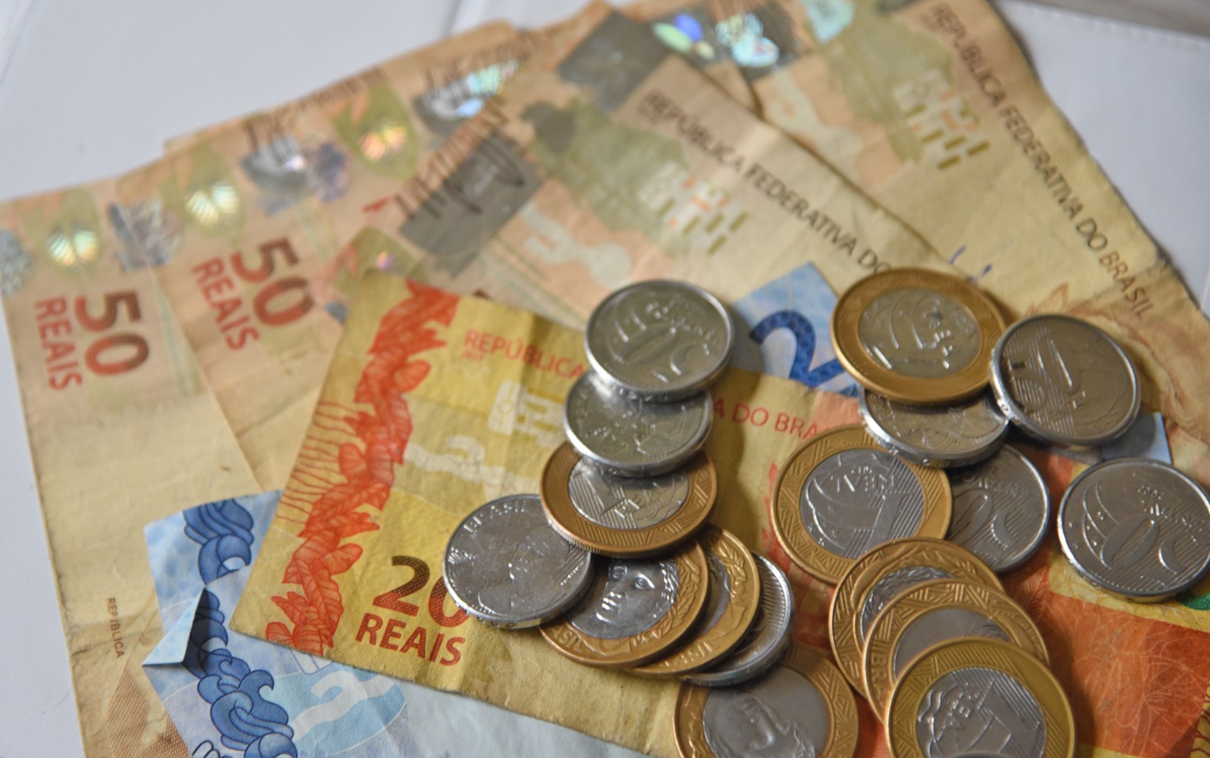 Carga tributária em 2024: Por que o Brasil bateu recorde histórico e o que isso significa para o seu bolso