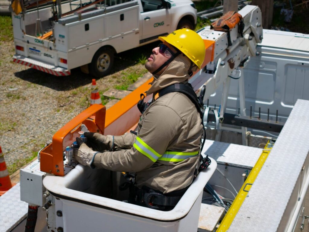 Conta de luz: Por que o reajuste de 7% em 2025 pode pesar no seu bolso (e o que fazer)