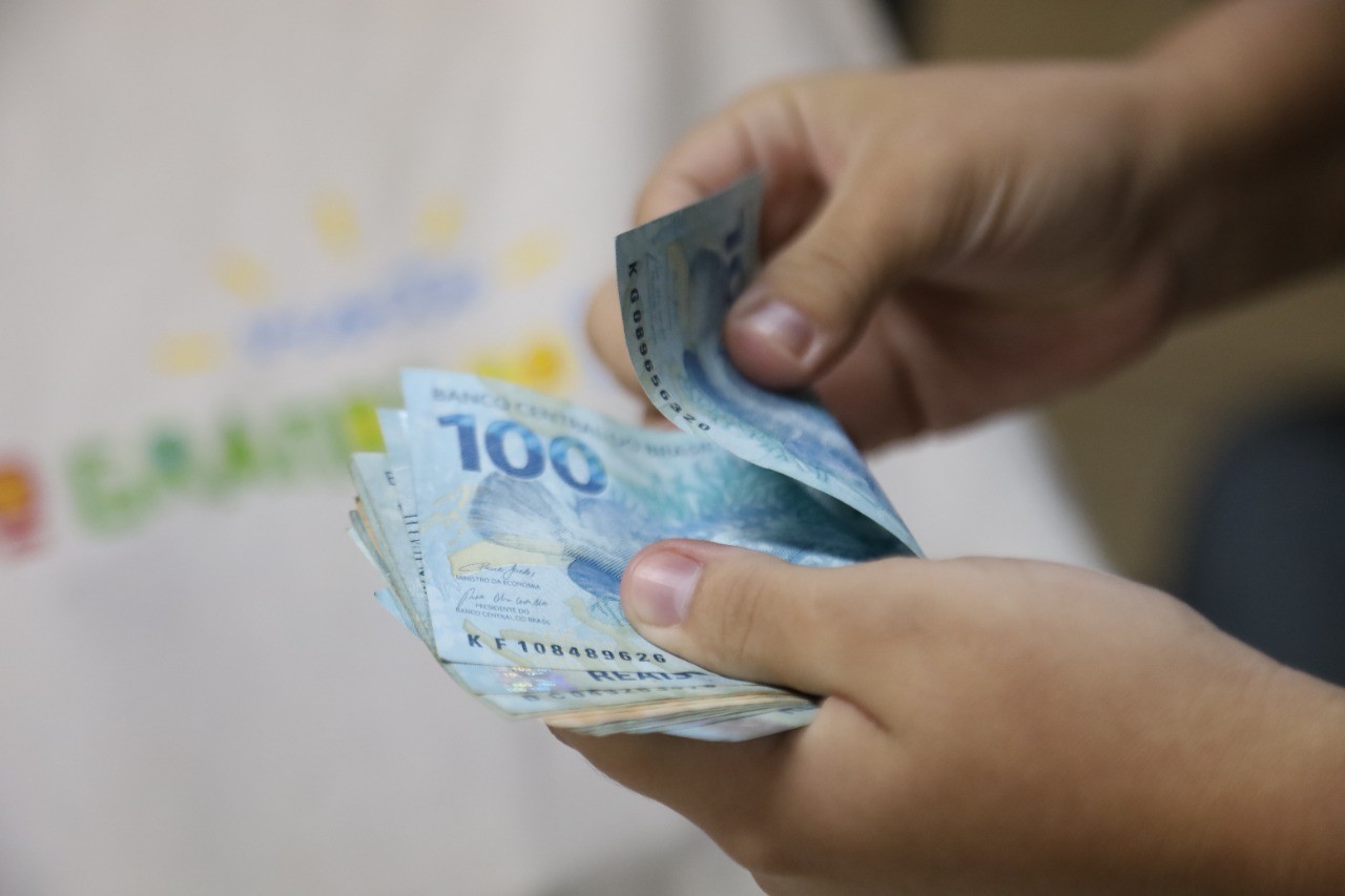 Fim de ano no trabalho: o que você realmente tem direito ao receber seu 13º, PLR, recesso e férias coletivas