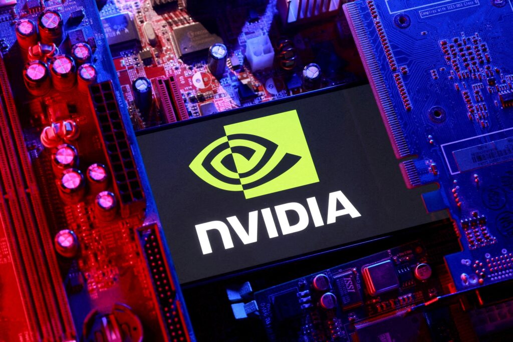 Trump autoriza venda de chips de IA da Nvidia para a China: o que isso muda para o Brasil e para o seu bolso