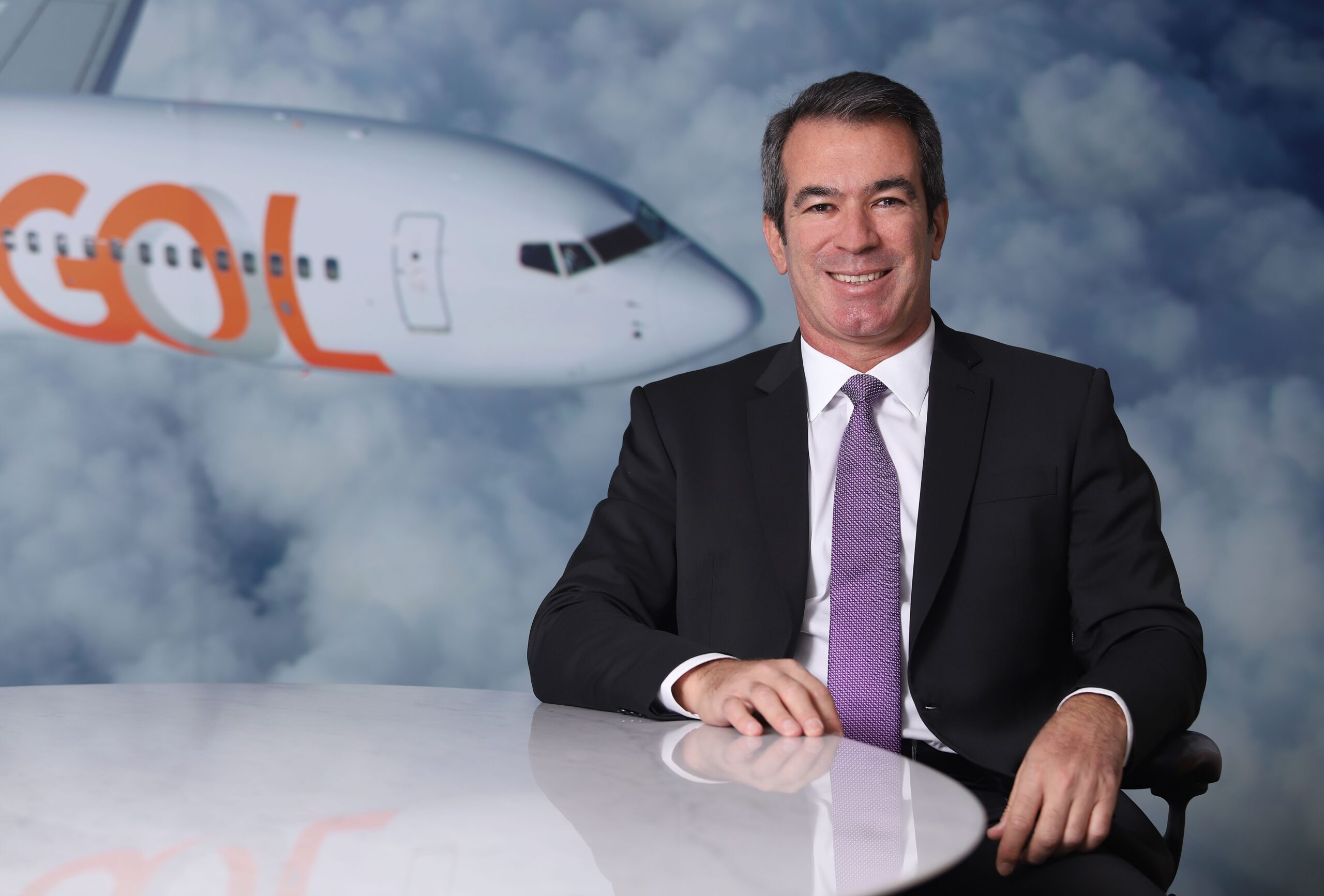 Adeus ao visionário da aviação low‑cost: o legado de Constantino Júnior