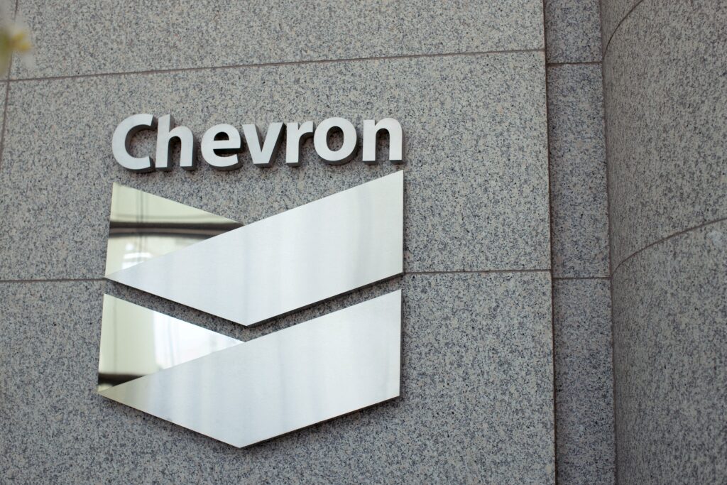 Chevron e o futuro do petróleo venezuelano: o que a negociação com o governo Trump pode significar para o Brasil