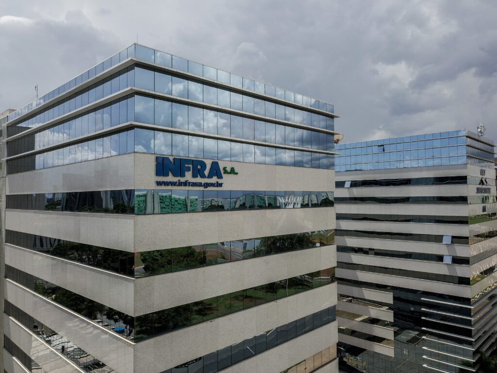 Concurso Infra S.A.: Salários de até R$ 10,8 mil e benefícios que valem a pena – tudo o que você precisa saber