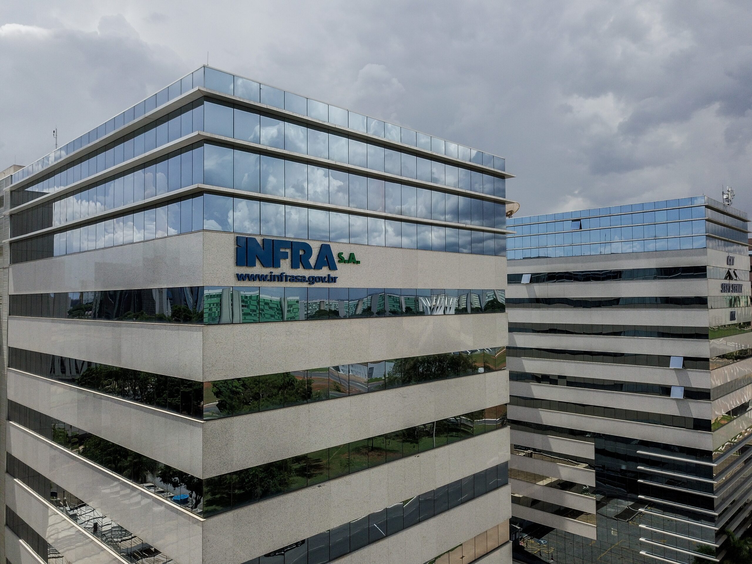 Concurso Infra S.A.: Salários de até R$ 10,8 mil e benefícios que valem a pena – tudo o que você precisa saber