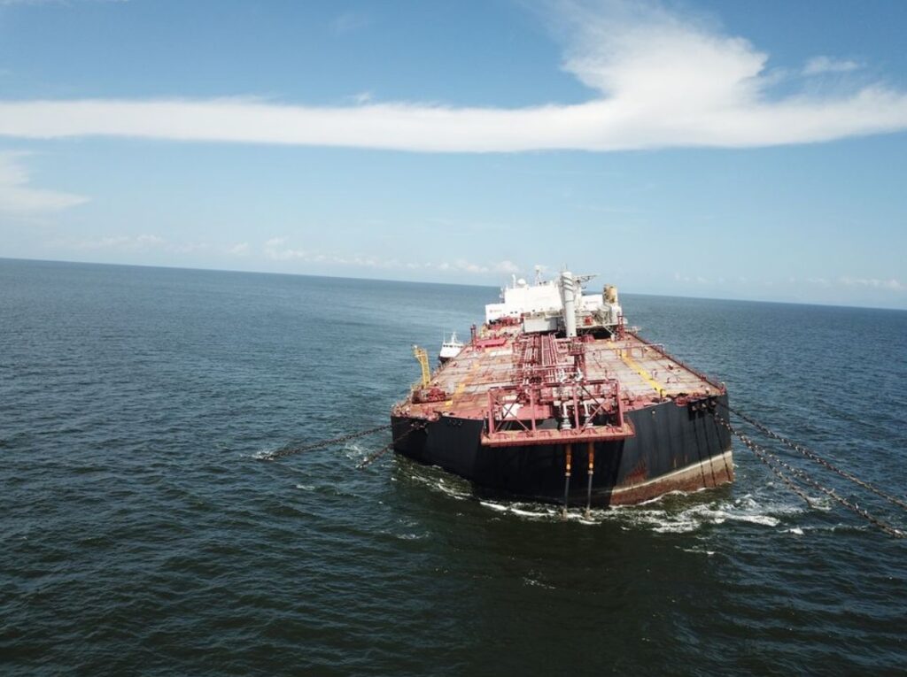 Navio petroleiro venezuelano à deriva: o que está por trás da perseguição dos EUA no Atlântico