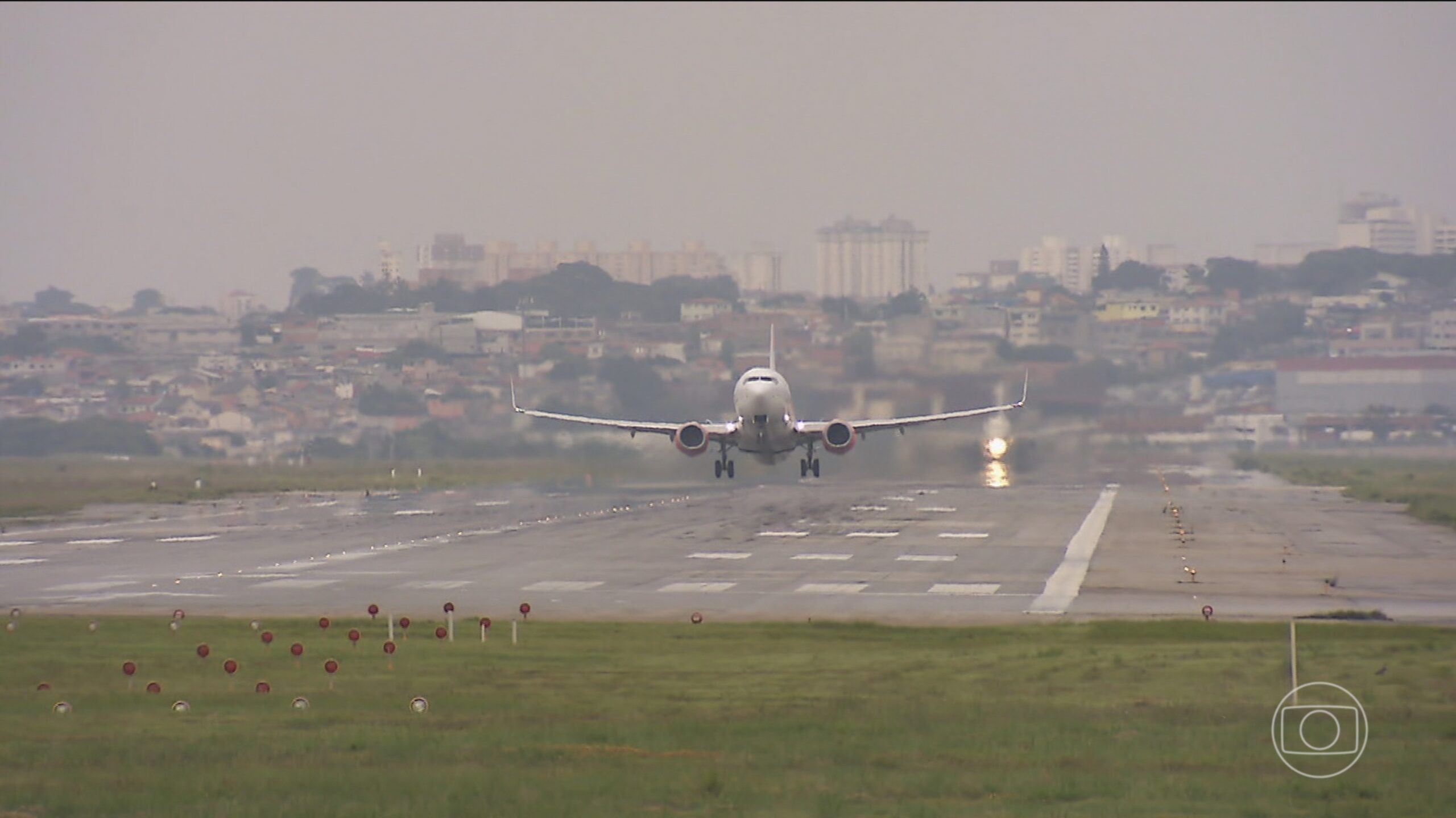 Passagens mais baratas e novos leilões: o que a queda de 11,7% significa para quem viaja em 2026