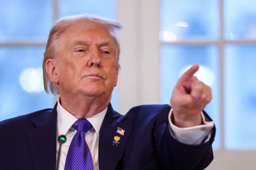 Tarifa de 25% de Trump ao Irã: O que isso pode significar para o Brasil?