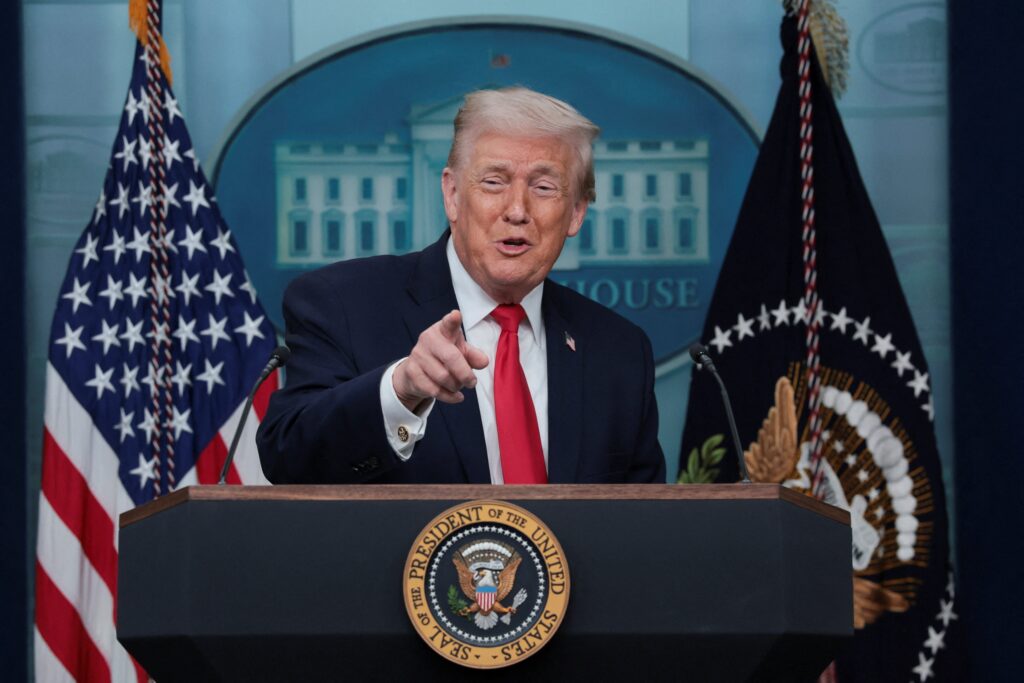 Tarifas americanas sob ataque: O que a elevação de 15% para 25% significa para a Coreia do Sul e para o Brasil