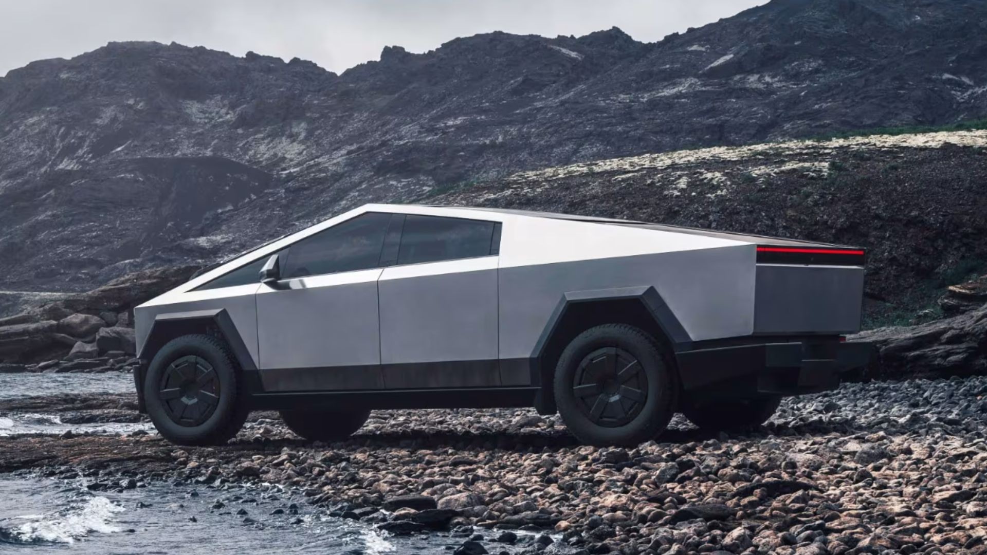 Tesla perde a coroa: BYD assume a liderança mundial em veículos elétricos