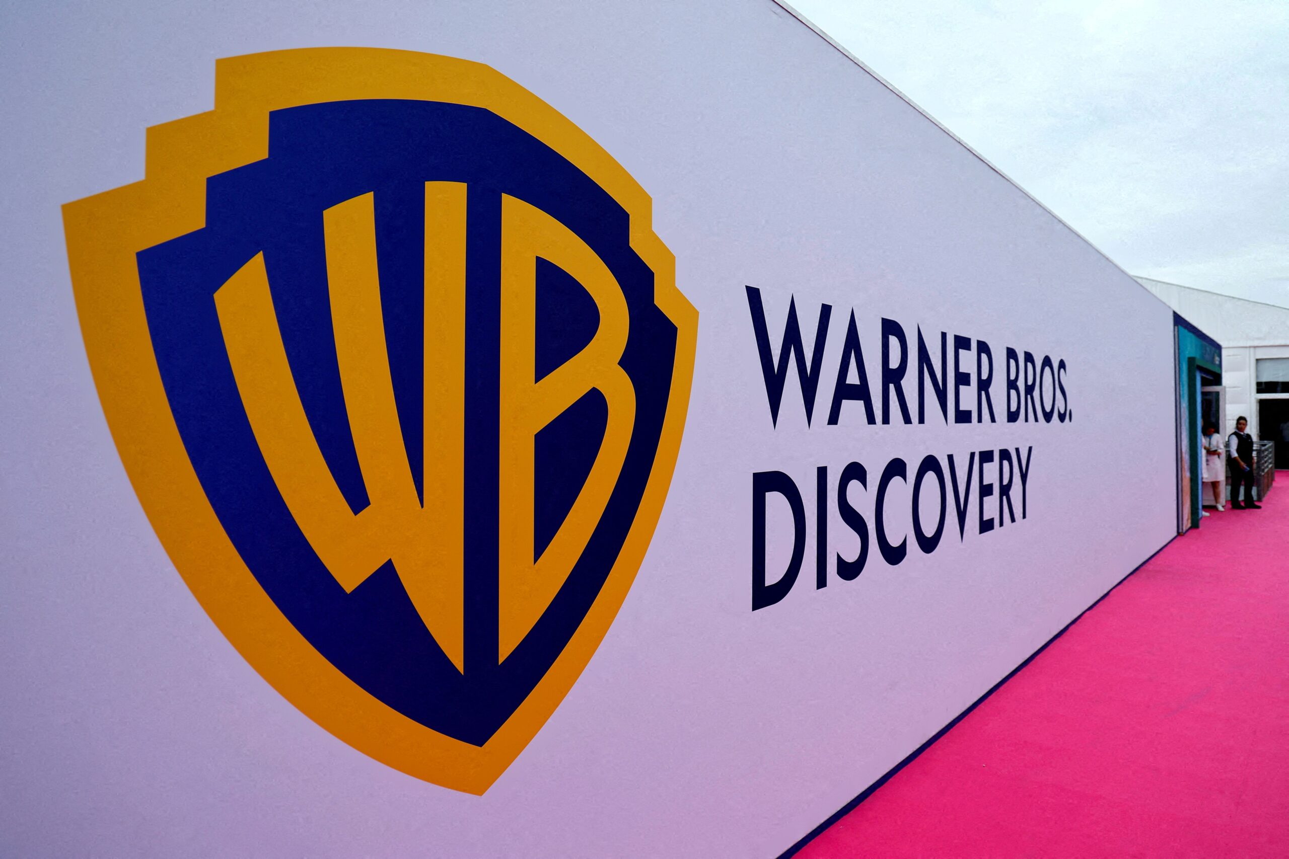 Warner rejeita oferta bilionária da Paramount: o que isso significa para o futuro do entretenimento