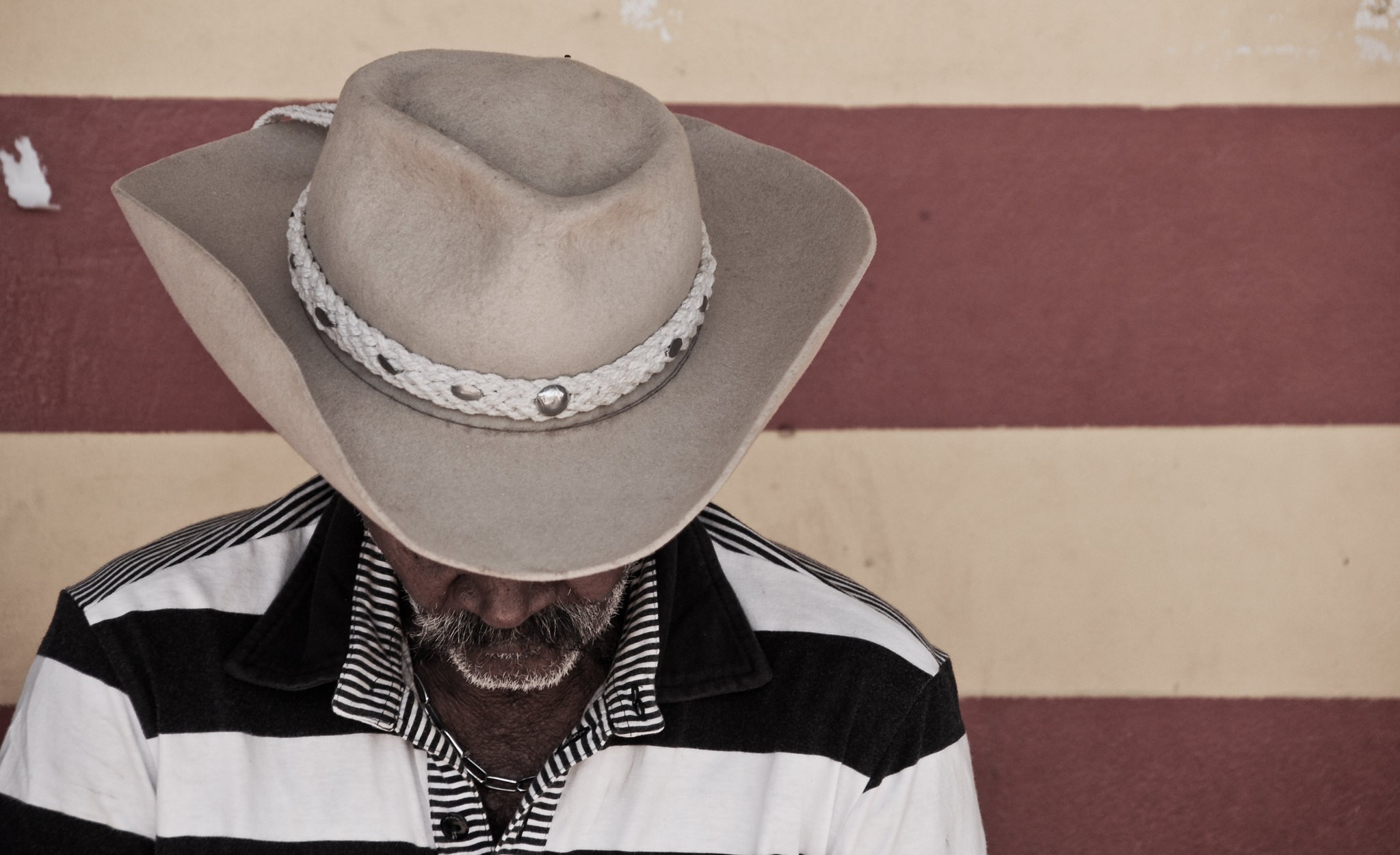 Chapéu no campo: mito da proibição e a verdade sobre a NR‑31