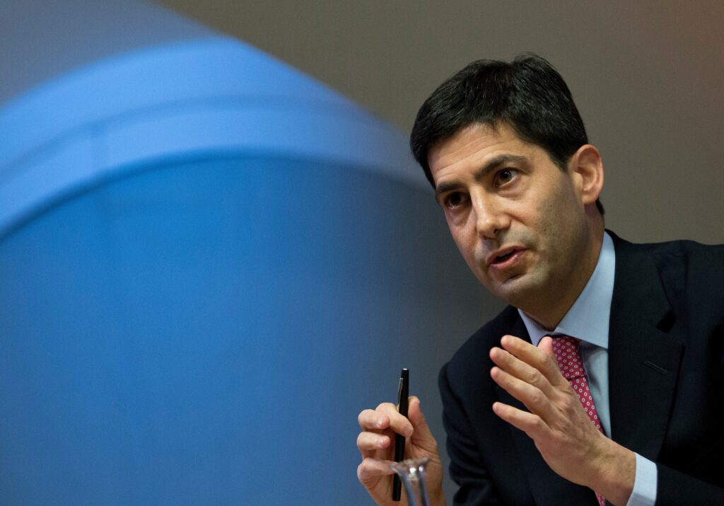 Kevin Warsh no comando do Fed: o que isso significa para a economia dos EUA e para o seu bolso