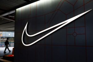Nike sob investigação nos EUA: o que a acusação de discriminação contra trabalhadores brancos pode significar para o futuro das políticas DEI
